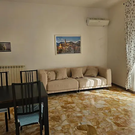 Casa Della Jose Lägenhet Loano